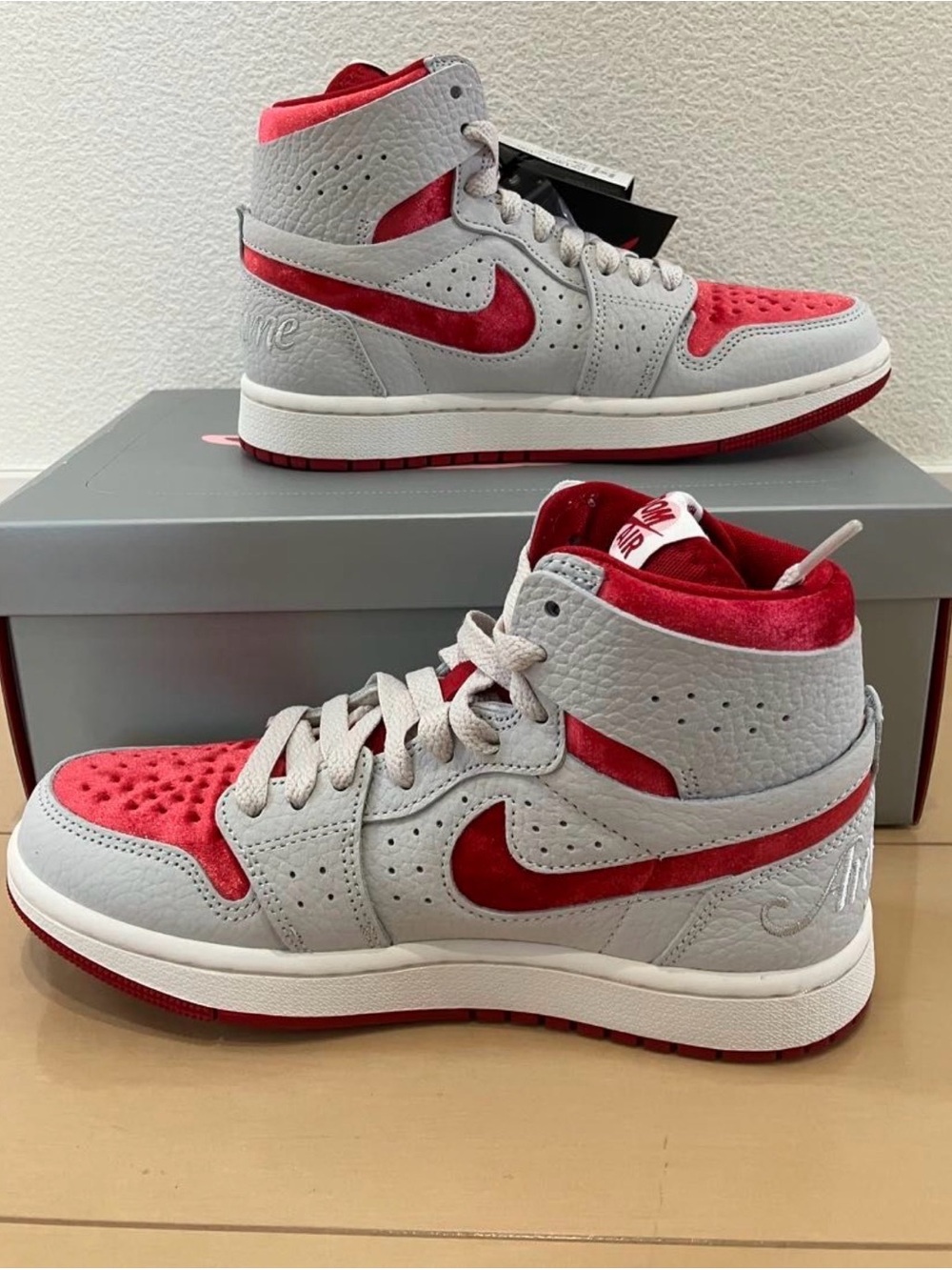 ❤️NIKE❤️ Air Jordan 1 High Top Velvet Valentine’s Day Heart Grey Red White ZOOM